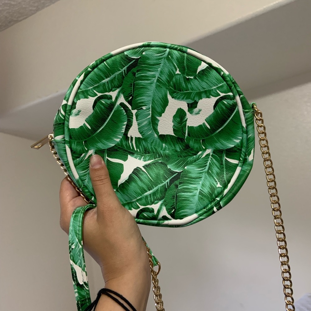 Circular plant purse